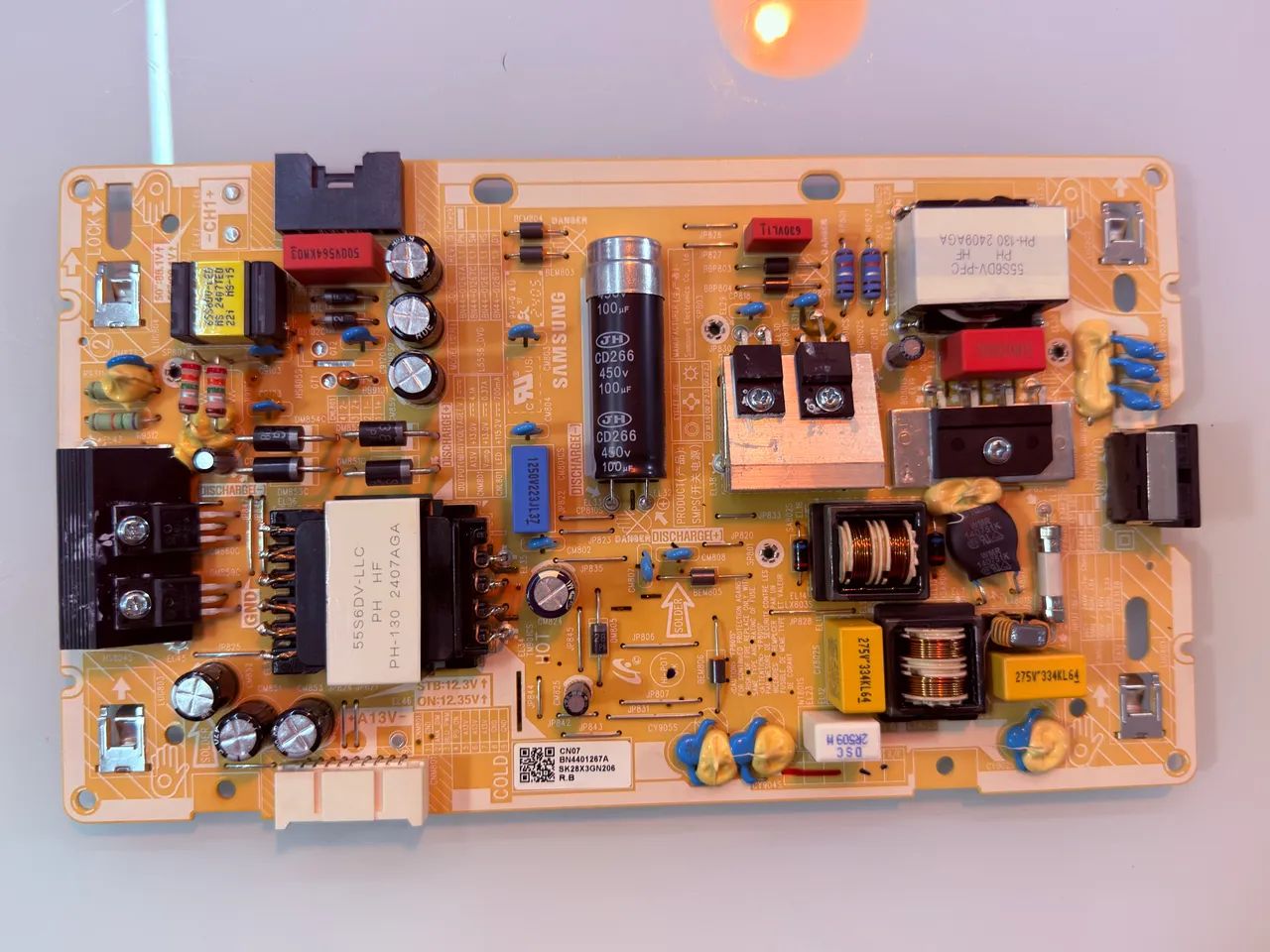 TV Samsung UN55DU7700GXZD - Peças Originais (TV com Tela Quebrada) - Leia o Anúncio