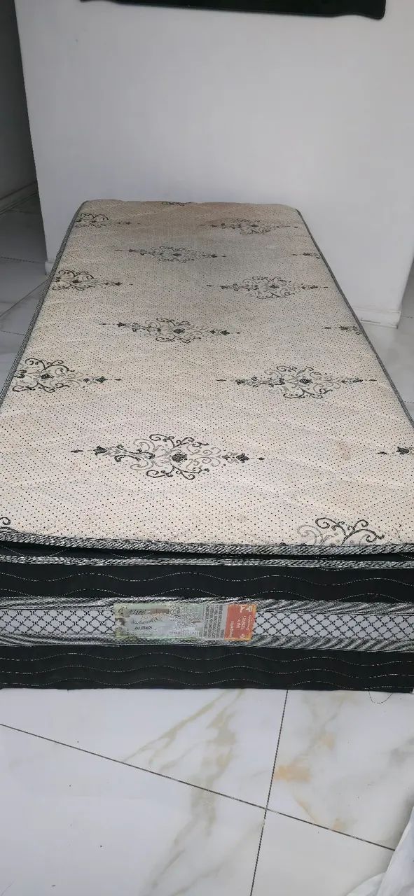 Cama box solteirão usada