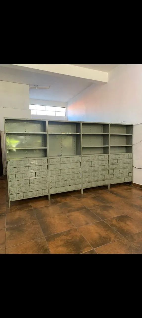 Armários usados.