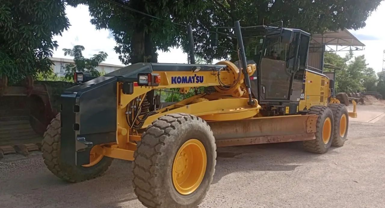 Motoniveladora Komatsu GD655 ano 2024, com 3.850 horas e ar condicionado, em MT - Foto 2
