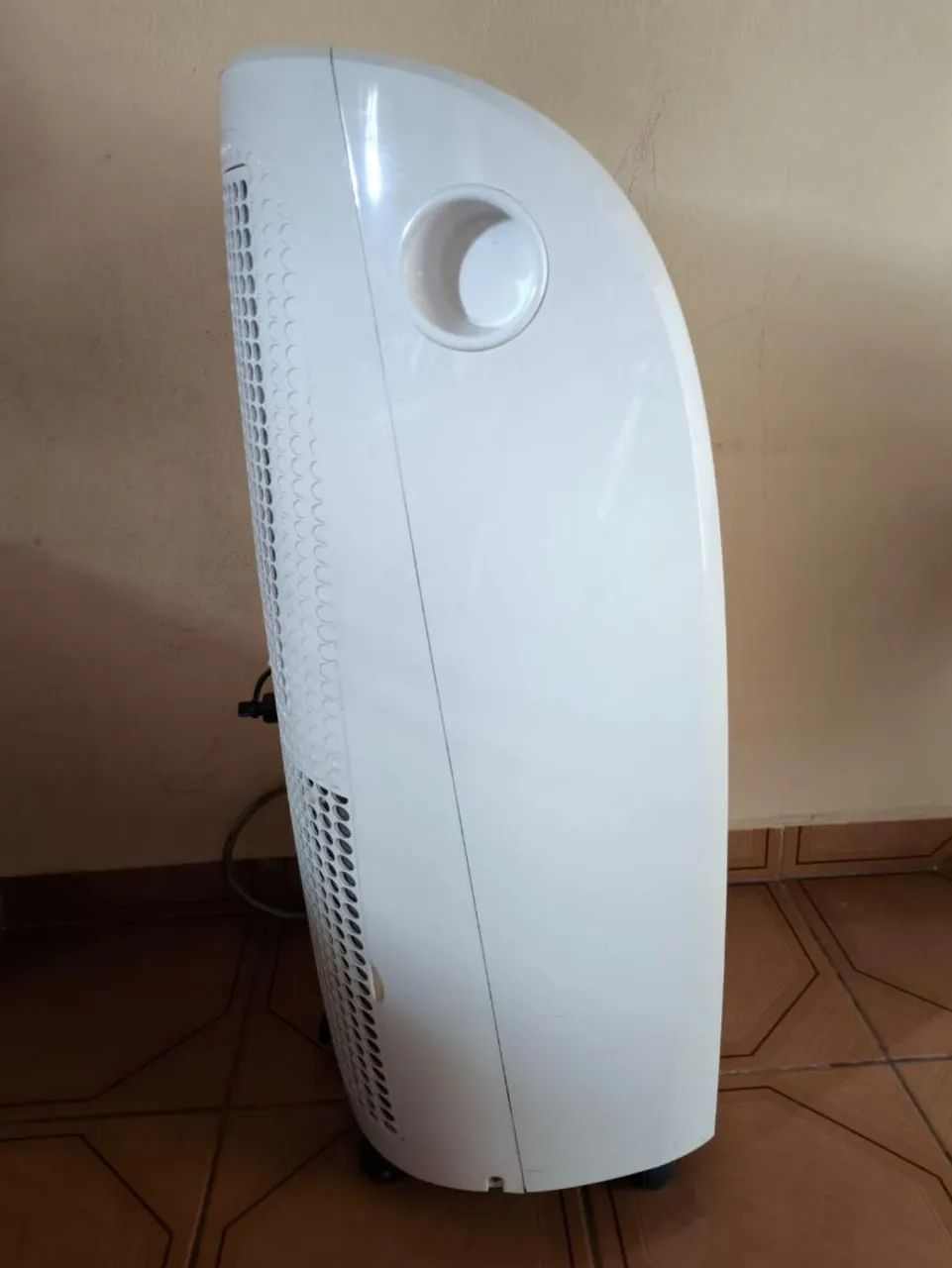 Ar condicionado portátil usado em bom estado  - Foto 3