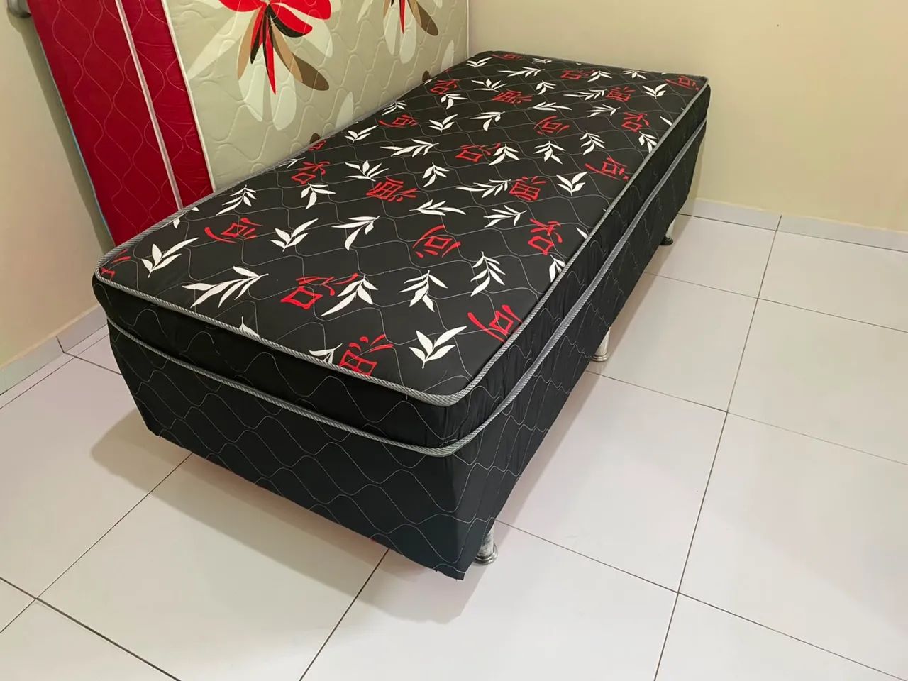 Cama box de solteiro de mola nova 