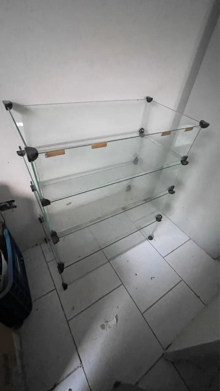 Armário de vidro - vitrine - Foto 2