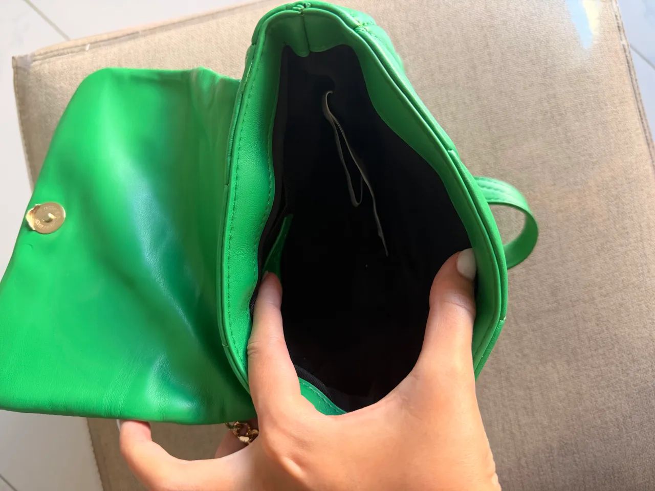 Bolsa ZARA verde e dourado - Foto 4