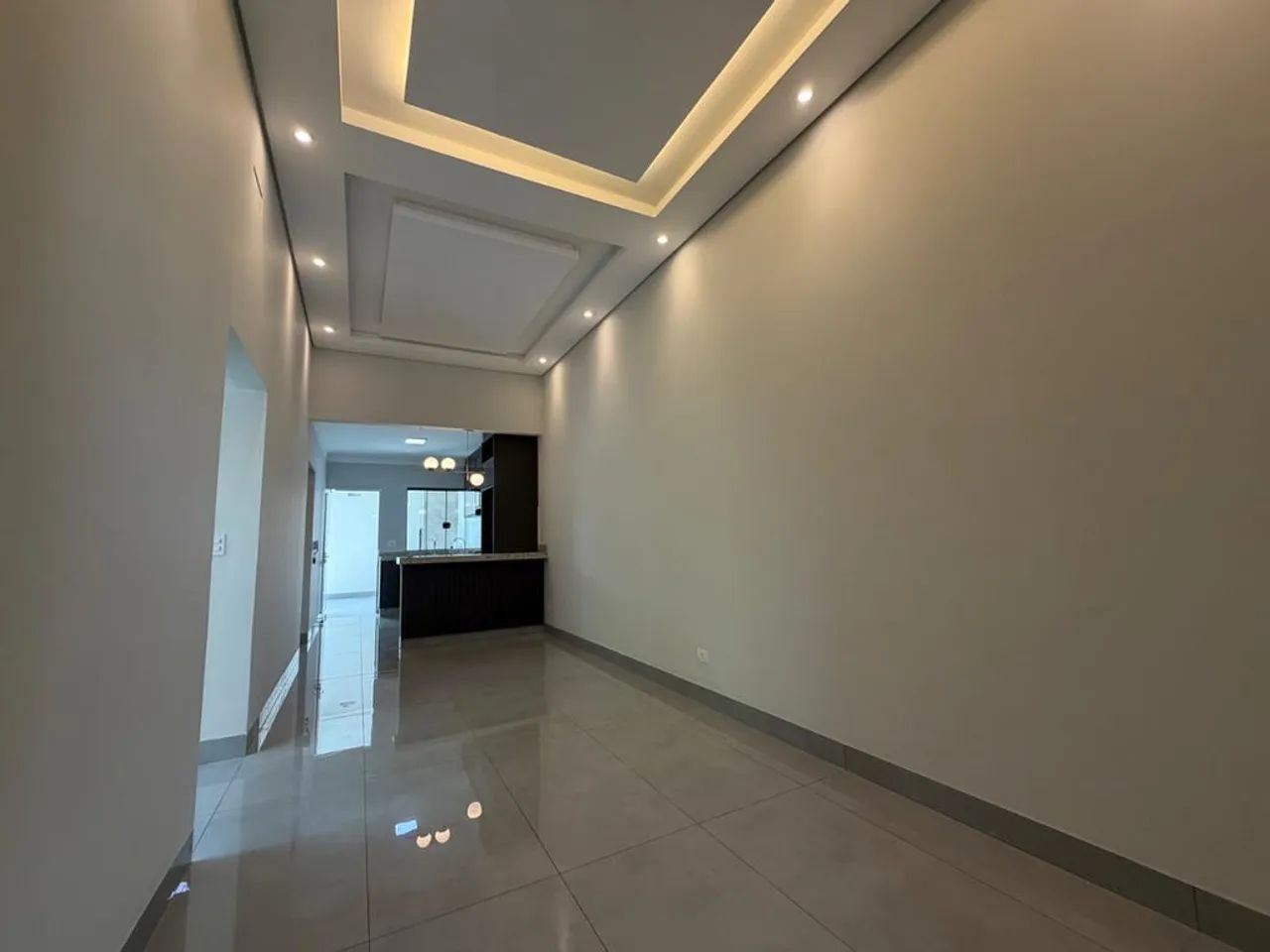 Casa para alugar em Maringá, Jardim Império do Sol, com 3 quartos, com 104.69 m² - Foto 3