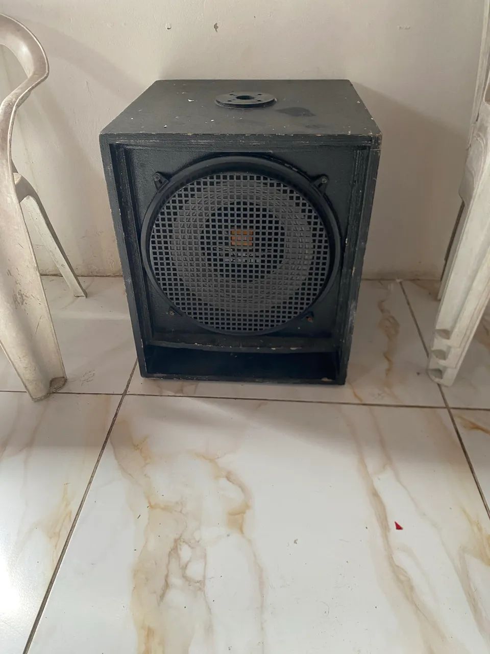 Caixa Sub/ Grave de 15 Pol. Tornado 2.200