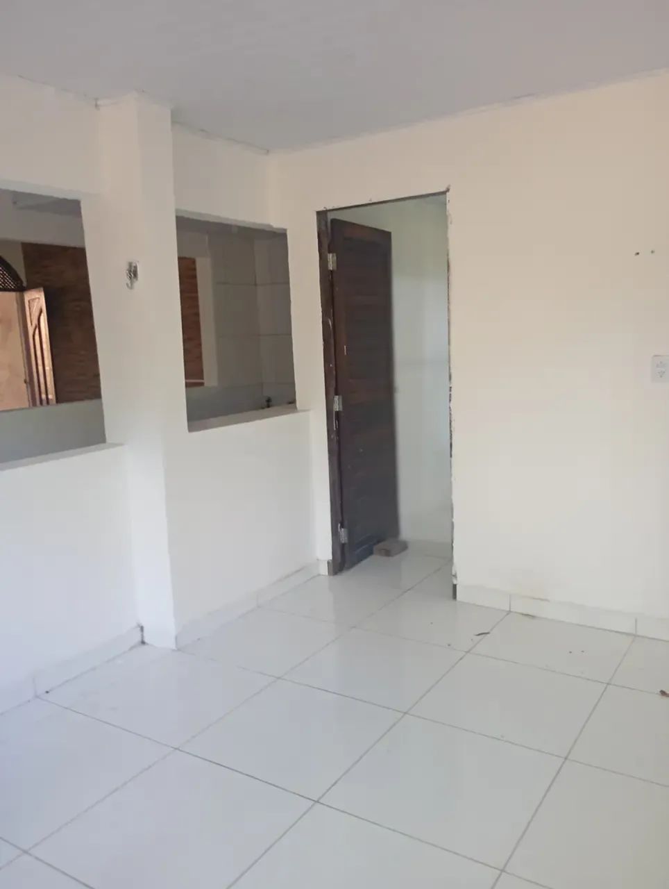 aluguo casa em condomínio fechado