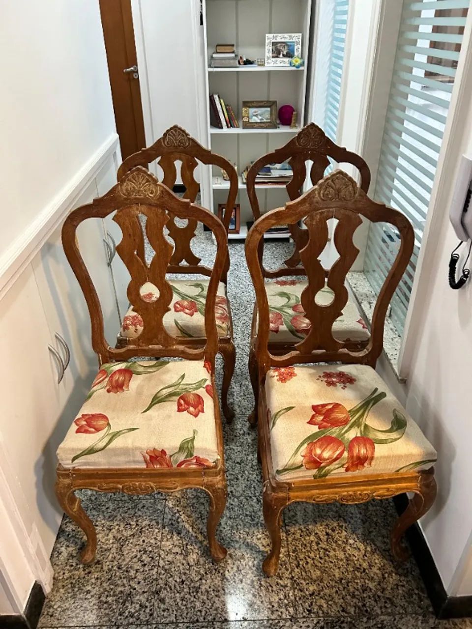Conjunto de 4 Cadeiras de Madeira - Foto 3