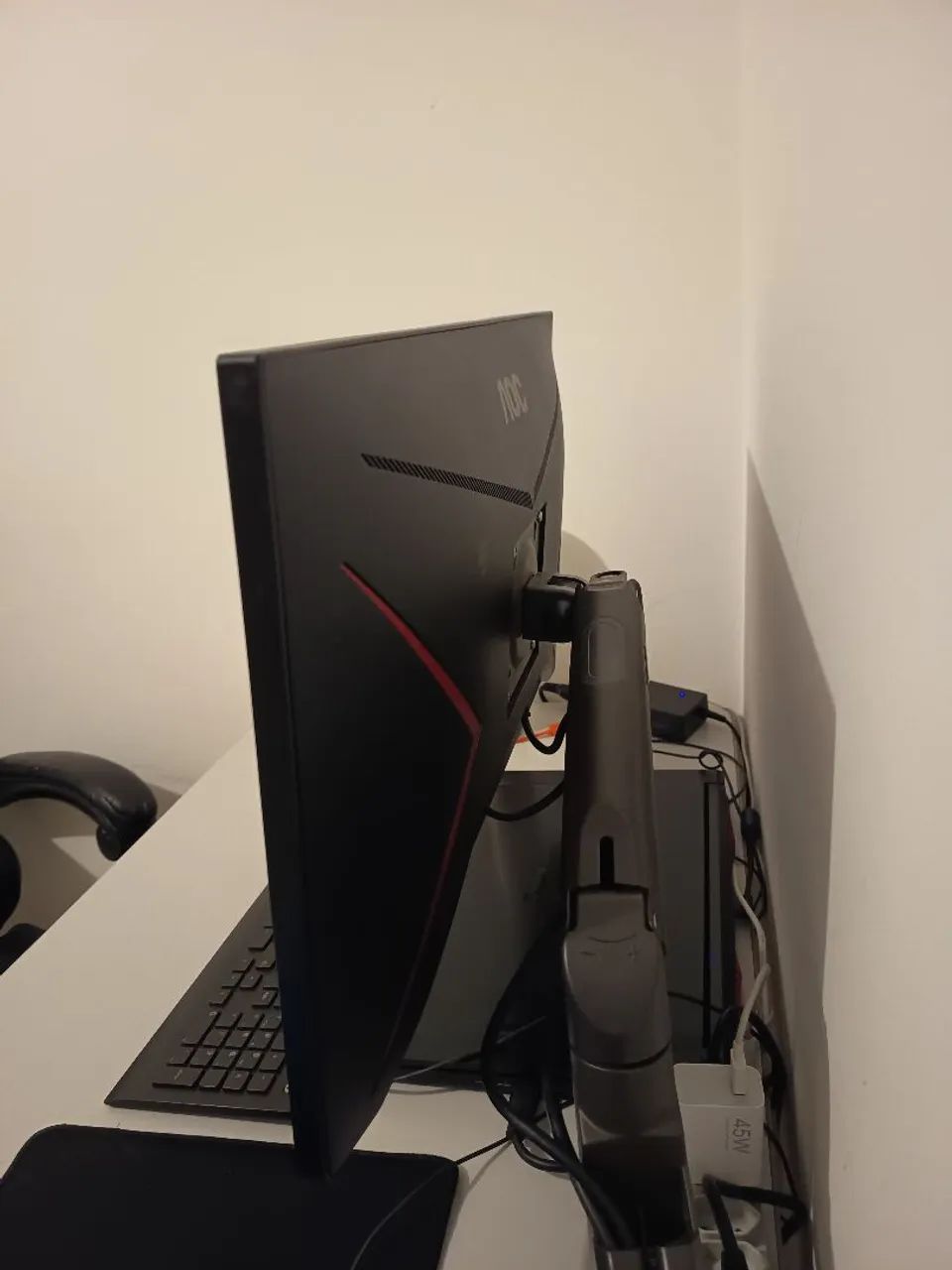 Monitor AOC 27" 100HZ - Foto 2