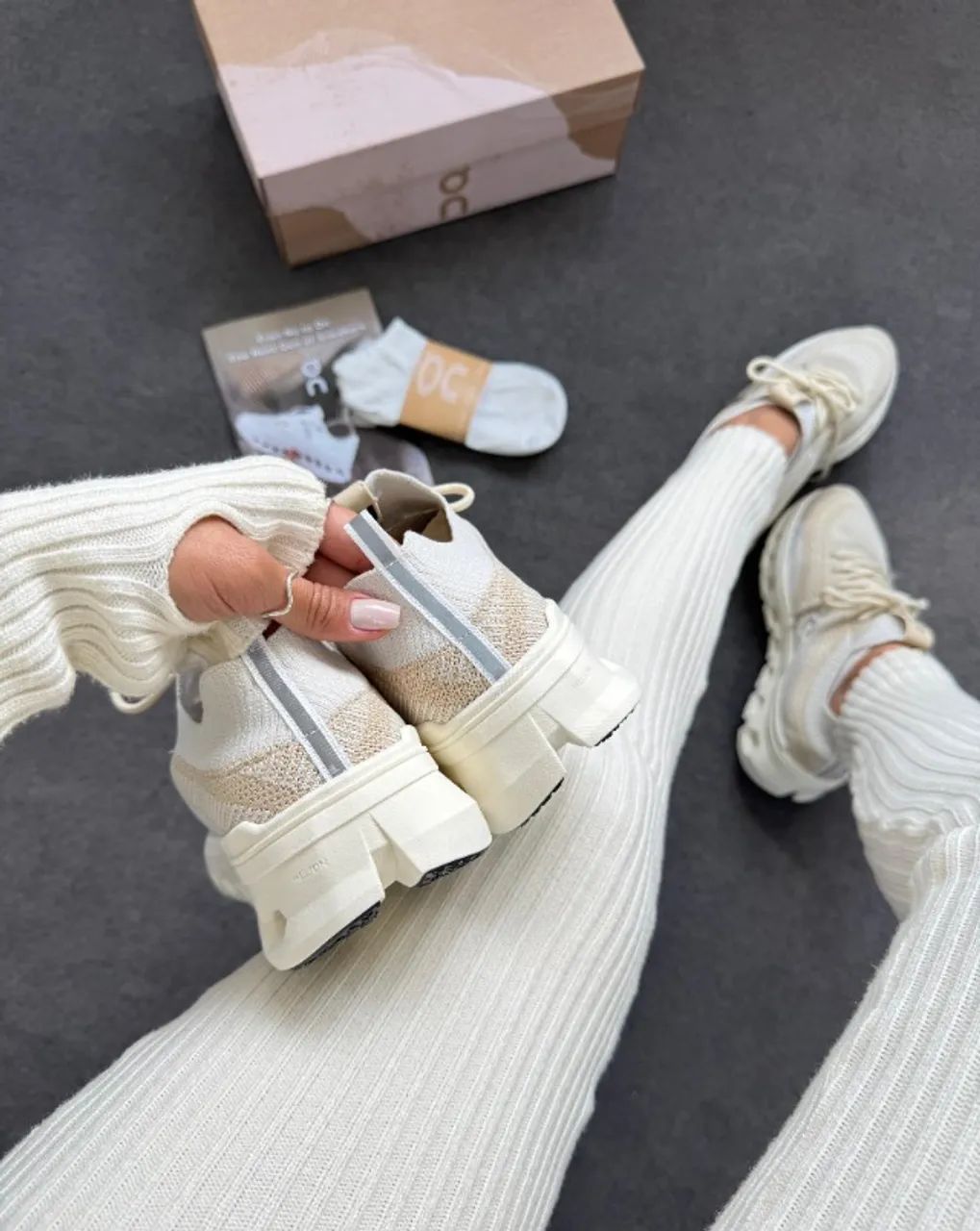 Tênis On Cloud X Z5 - Cabedal Kinit - Sola Micro Expandido Feminino - Foto 3