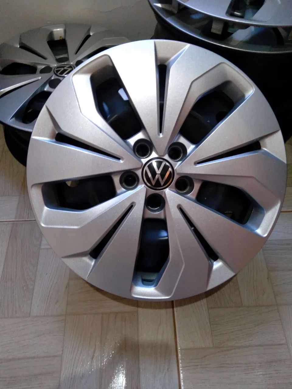 Roda aço aro 16 + Calota original T cross sense - Foto 4