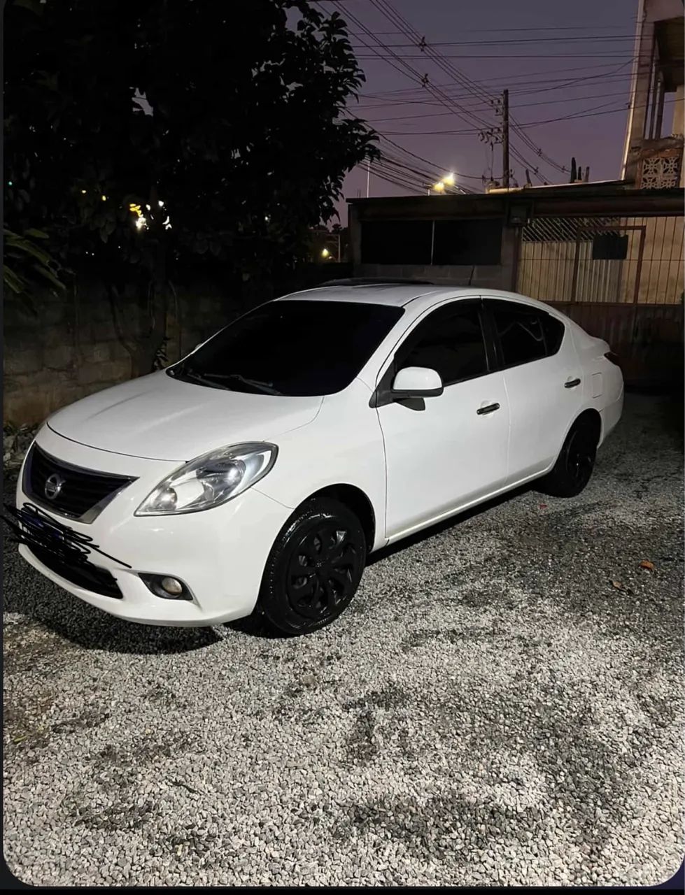 Nissan Versa VERSA SV 1.6 16V Flex Fuel 4p Mec. 2014