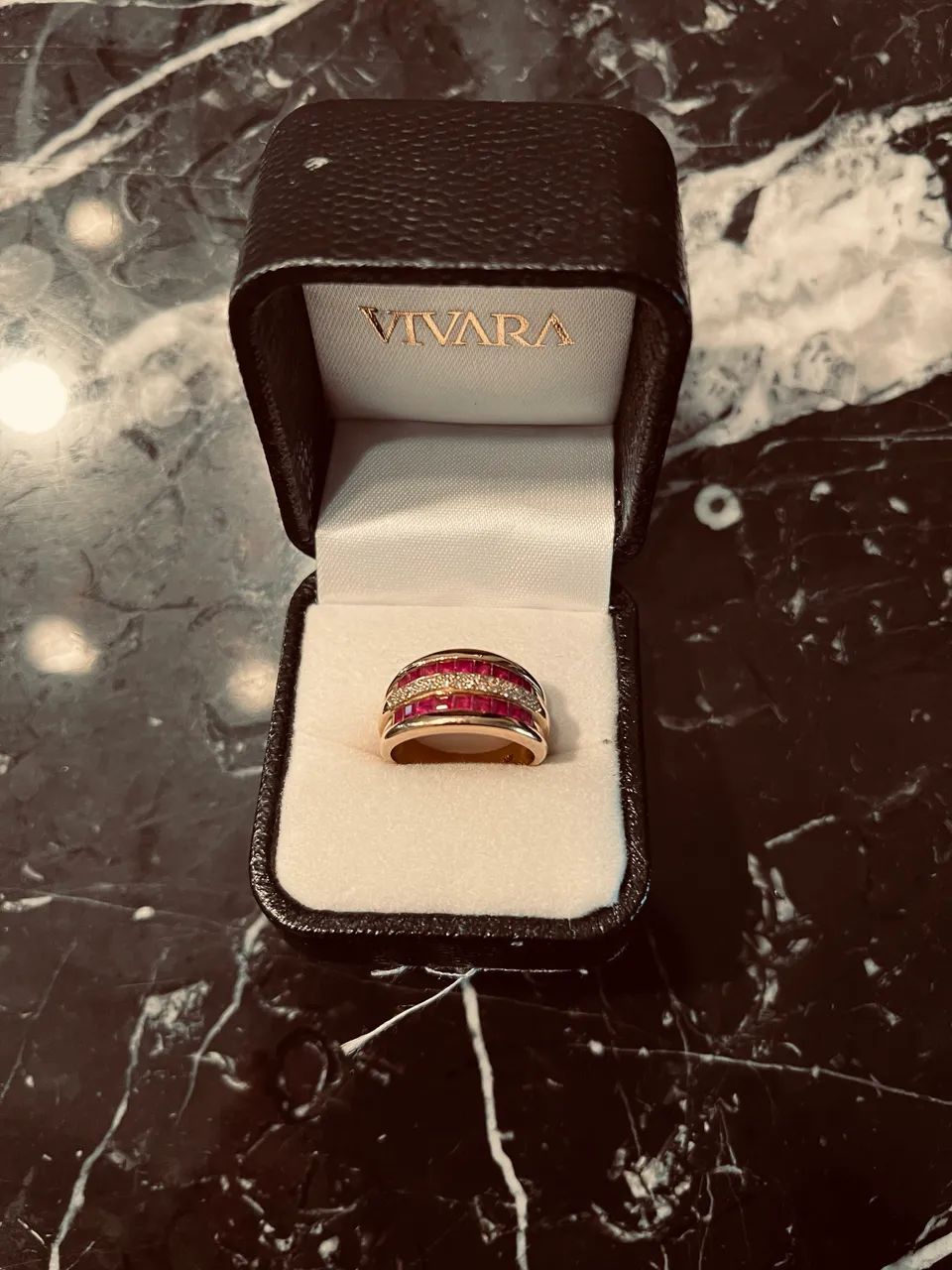 Anel ouro com rubis e diamantes  - Foto 4