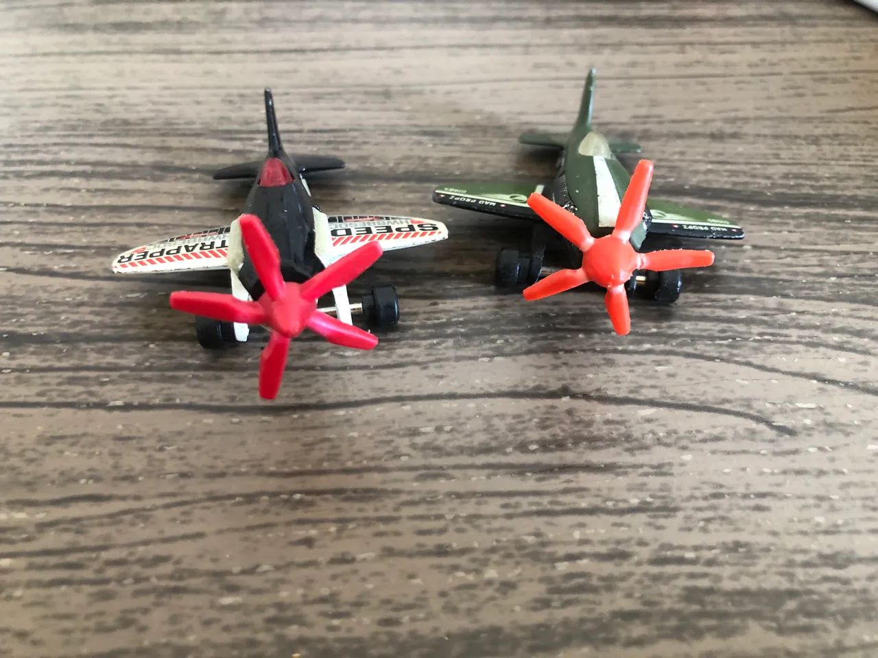 aviões de brinquedo hot Wheels