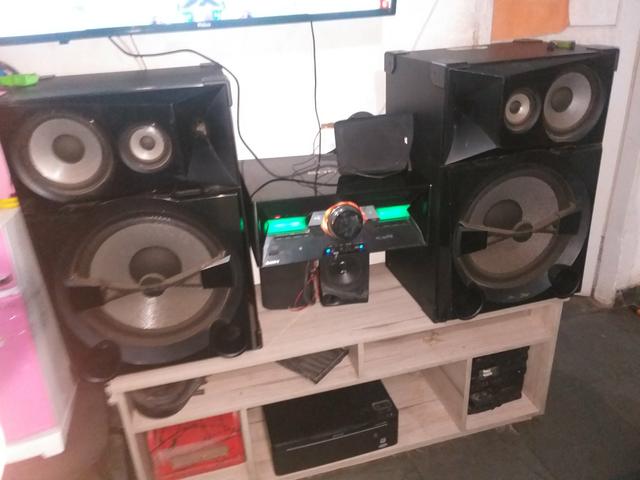 Sony shake 7 2400 rms