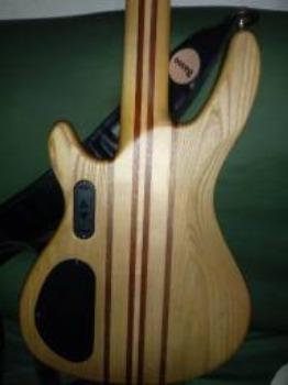 Baixo Strinberg CLB 19A 5 Cordas Ativo + Mini Cubo + Correia c/ Straplock + Bag - Foto 6