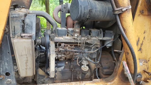 Vendo ou troco retro escavadeira 580L - Foto 4