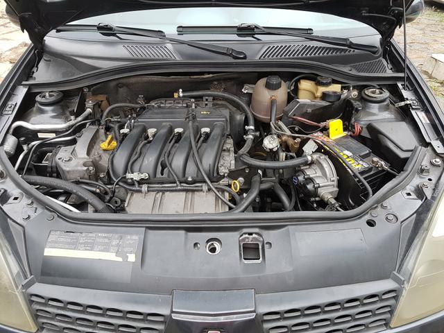 Renault Clio Sedan 1.6 Completo + Gás 2004 - Foto 6