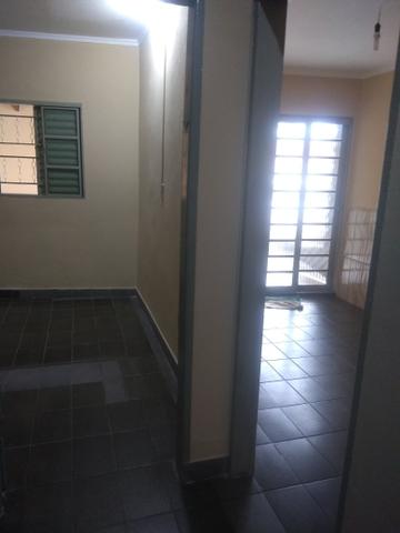 Kit Net com garagem, próximo ao shopping estação - Foto 3