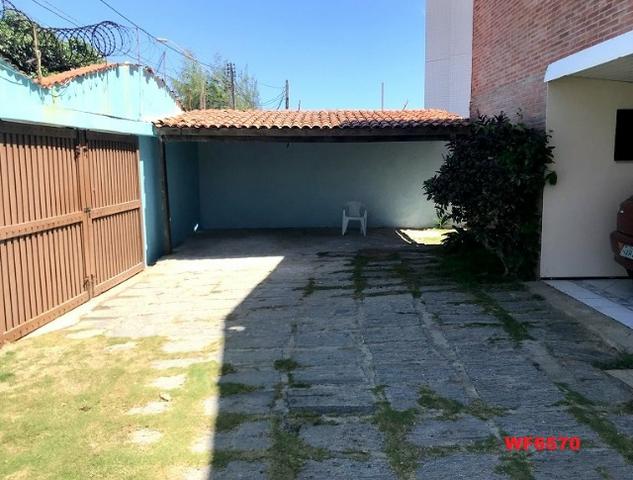 Pousada na praia do Futuro, 12 suítes, piscina, Hotel mobiliado, 50 metros para a praia - Foto 13