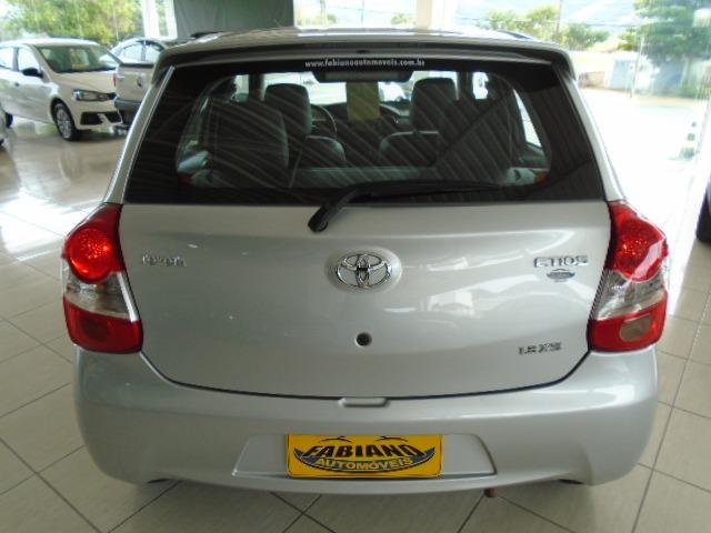 Toyota Etios - Foto 5