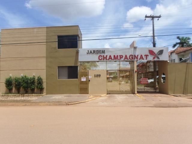 Alugo excelente sobrado 3 quartos condominio Jardim Champagnat