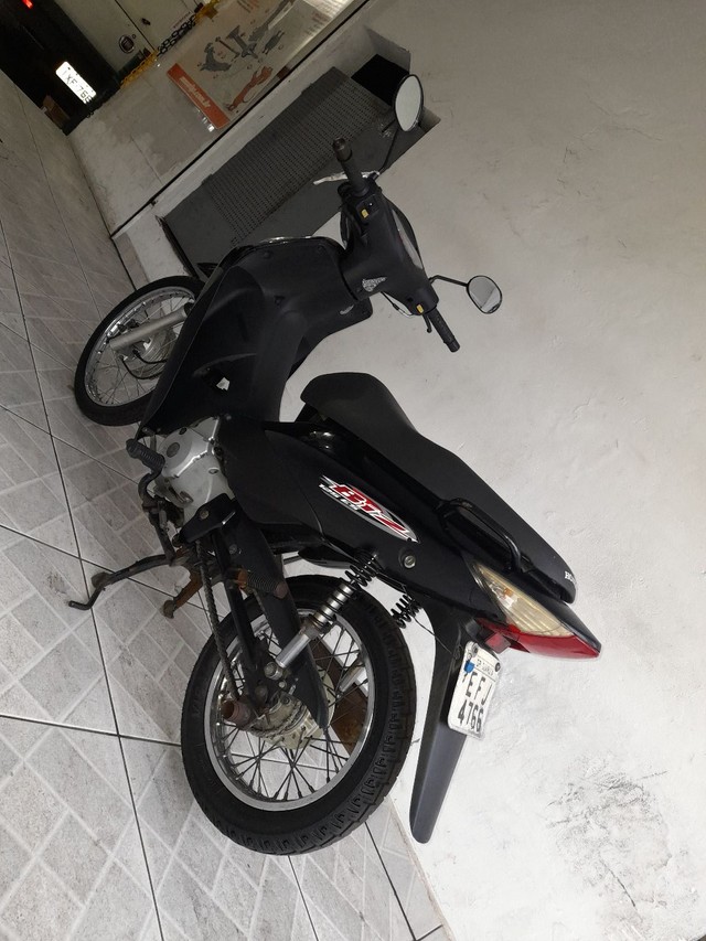 Moto honda biz 125 preta 