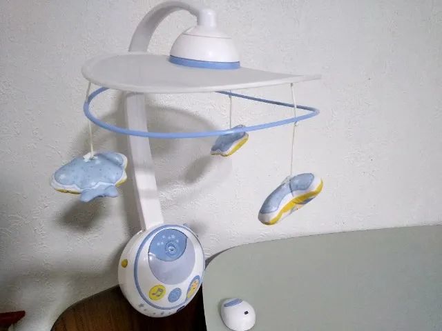 Móbili Magia da Chicco com controle remoto - Foto 6