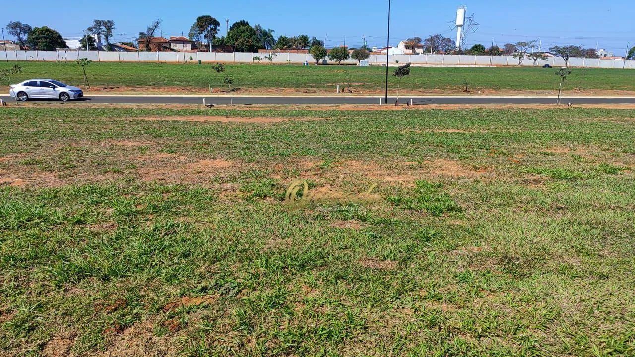 Terreno comercial à venda, plano, de 360 m², no Condomínio Villa Sapezal, Indaiatuba. - Foto 2