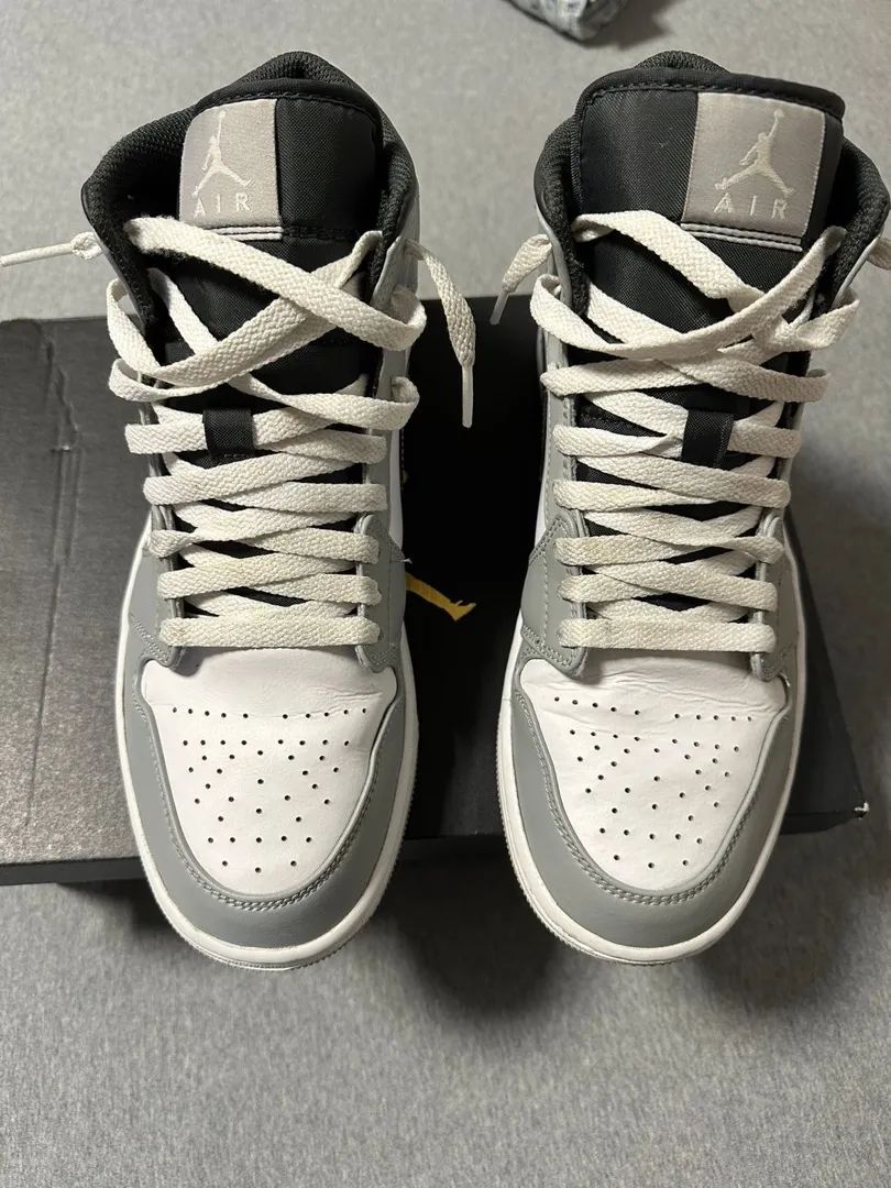 Tênis Air Jordan 1 Mid Light Smoke Grey 2.0 - Foto 2