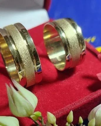 Alianças 10 mm Grossa larga Lisa e Fosca 10 Gramas Maciça Ouro 18 Kilates