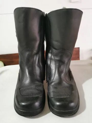 Bota em Couro