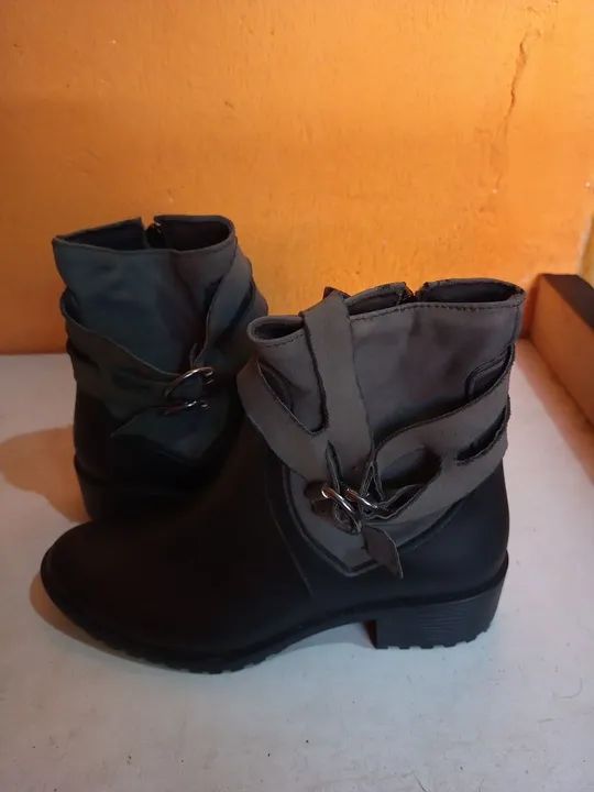 Promoção de botas,sandálias e sapatilha. - Foto 2