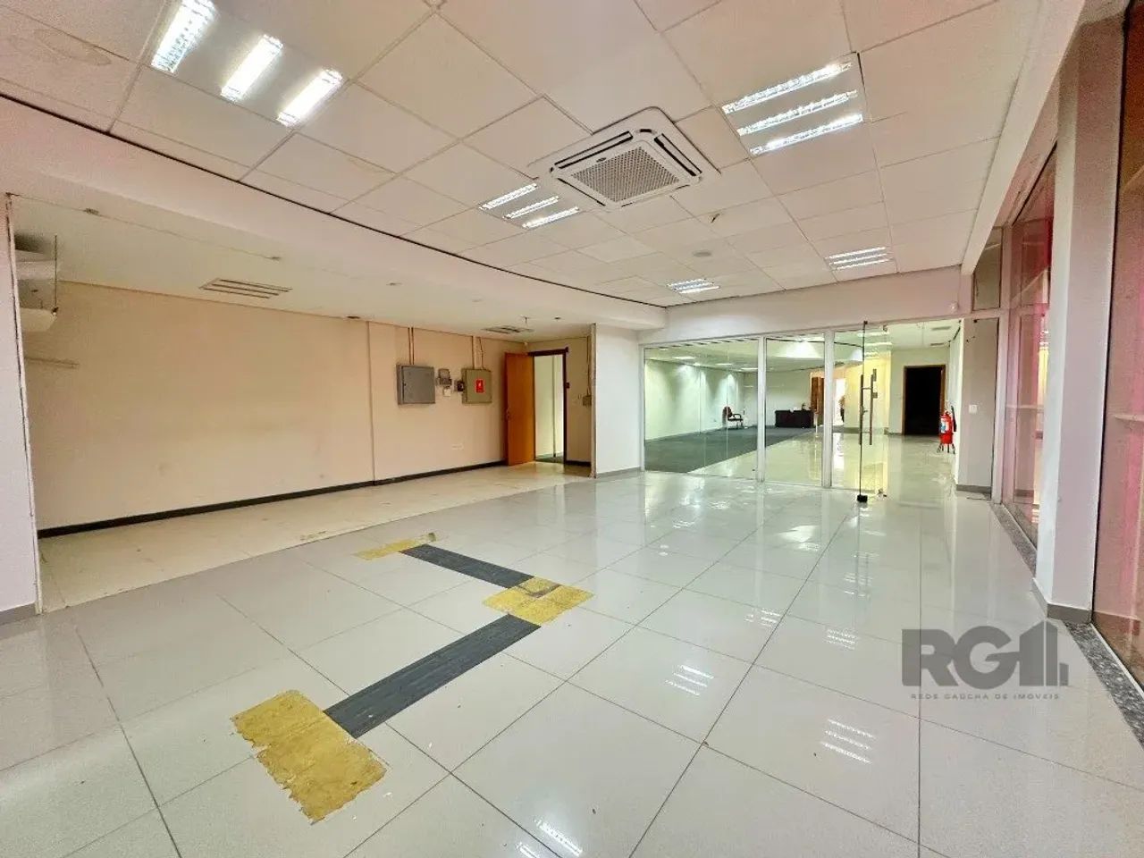 Ampla loja de esquina no Bairro Teresópolis, melhor ponto da região em rota centro/bairro. - Foto 9