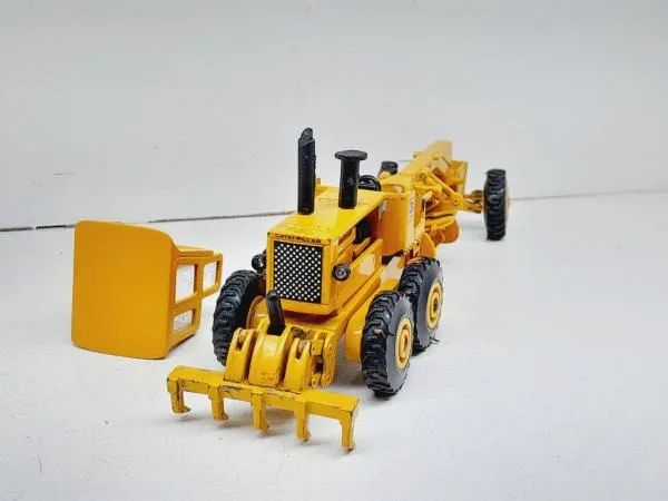 Mini Motoniveladora Caterpillar 140b Arpra 1/50 - Hobbies e coleções -  Centro, Juiz de Fora 1267589413 | OLX