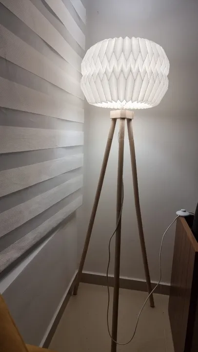 Luminária/Abajur com Lâmpada Smart