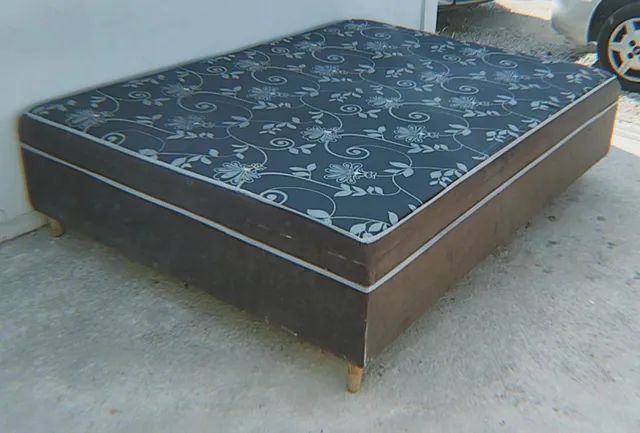 Vendo cama box de casal conjugada 