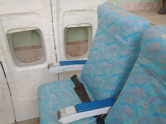 poltrona avião 03 lugares - Foto 6