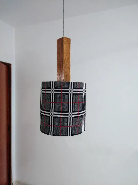Luminária Pendente Moderna com Design em Xadrez