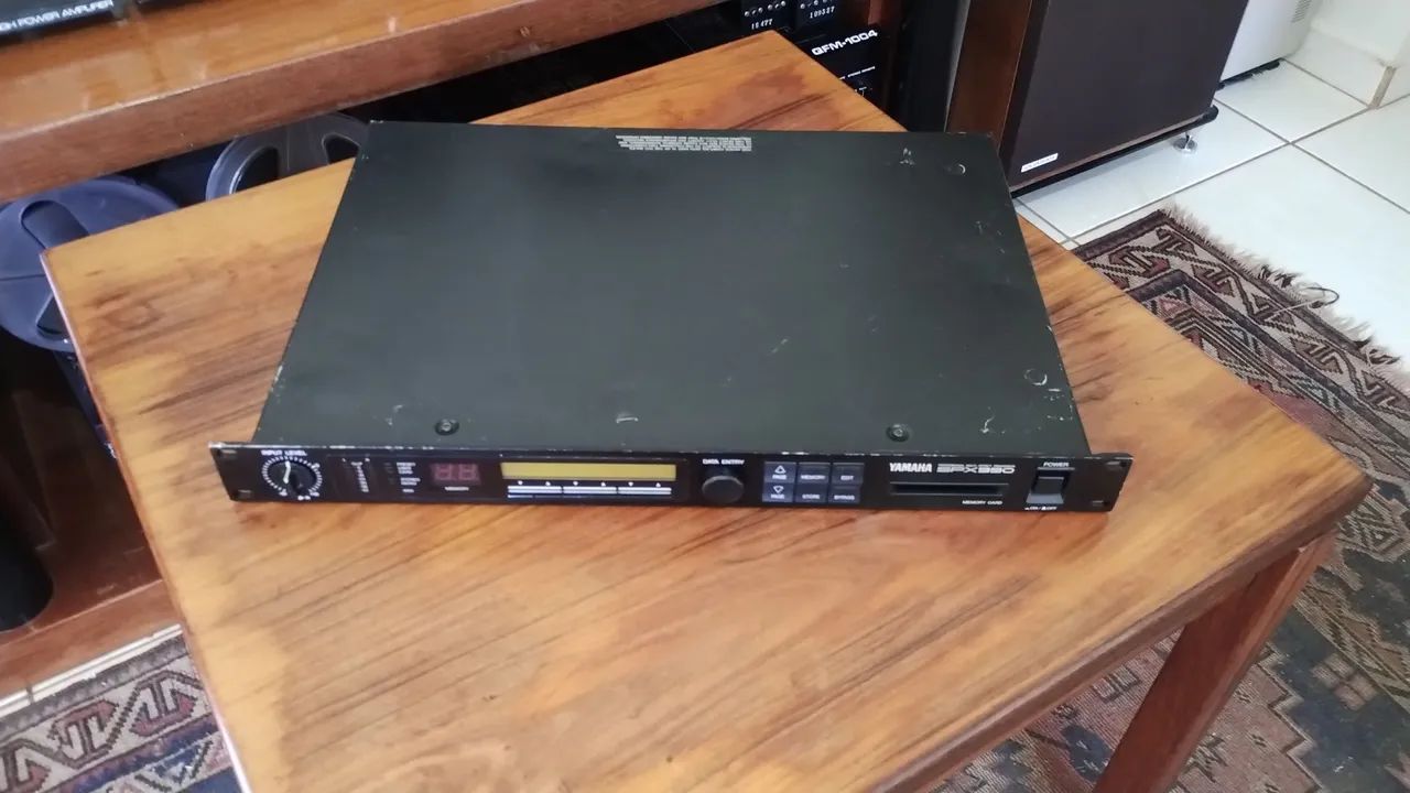 Processador de áudio Yamaha SPX-990 - Foto 2