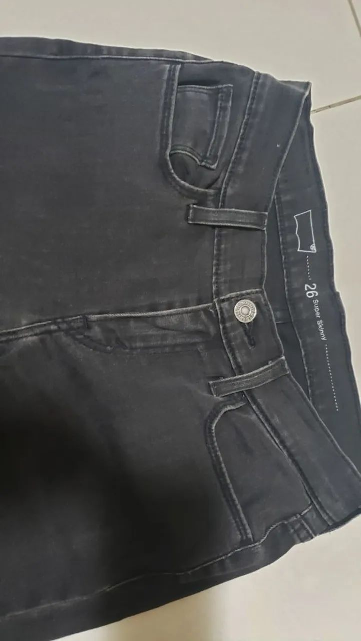 Calça jeans preta feminina Levis  - Foto 3