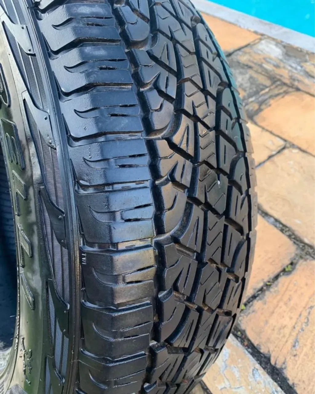 Pneu Pirelli scorpion atr 255/65 r17.