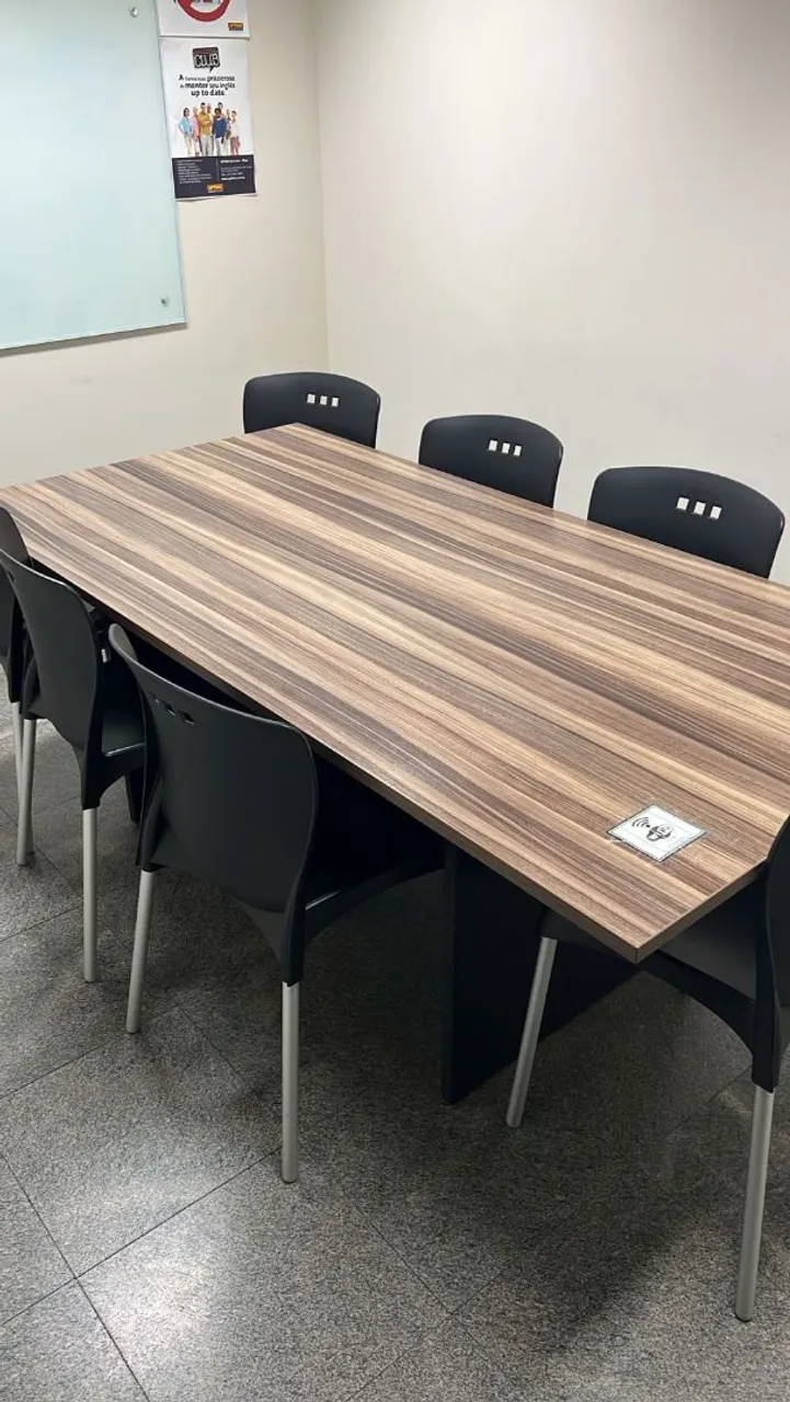 Mesa de Reunião