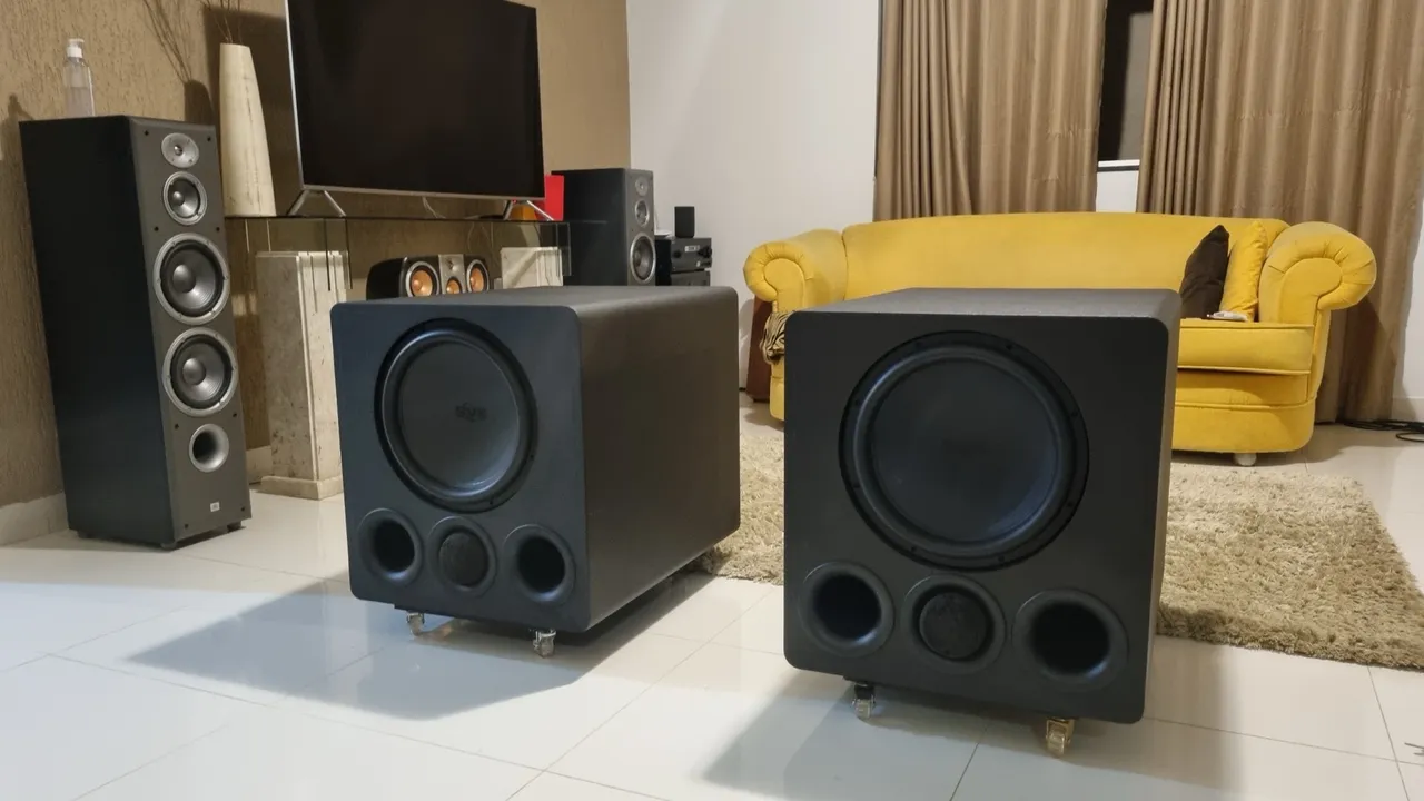 Par de Subwoffer Svs pb-13 ultra