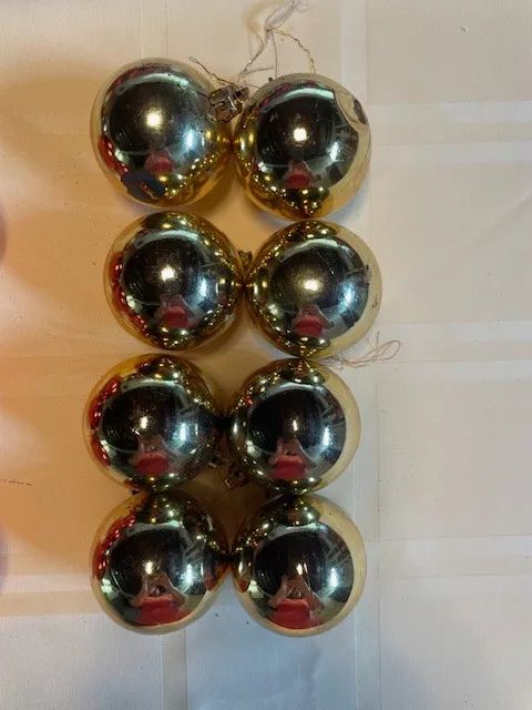 8 Bolas de Natal, R$2,00 cada