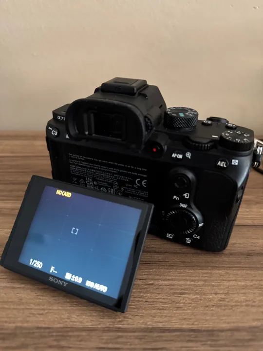 Câmera Sony Alpha 7 III + Carregador de bateria Câmara com 7 meses de uso e 7.200 cliques  - Foto 5