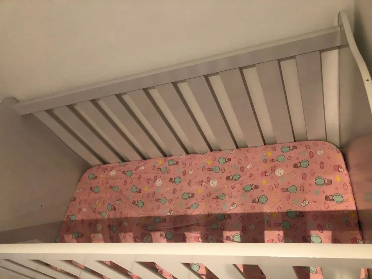 Berço Infantil Branco com Rodinhas - Foto 2