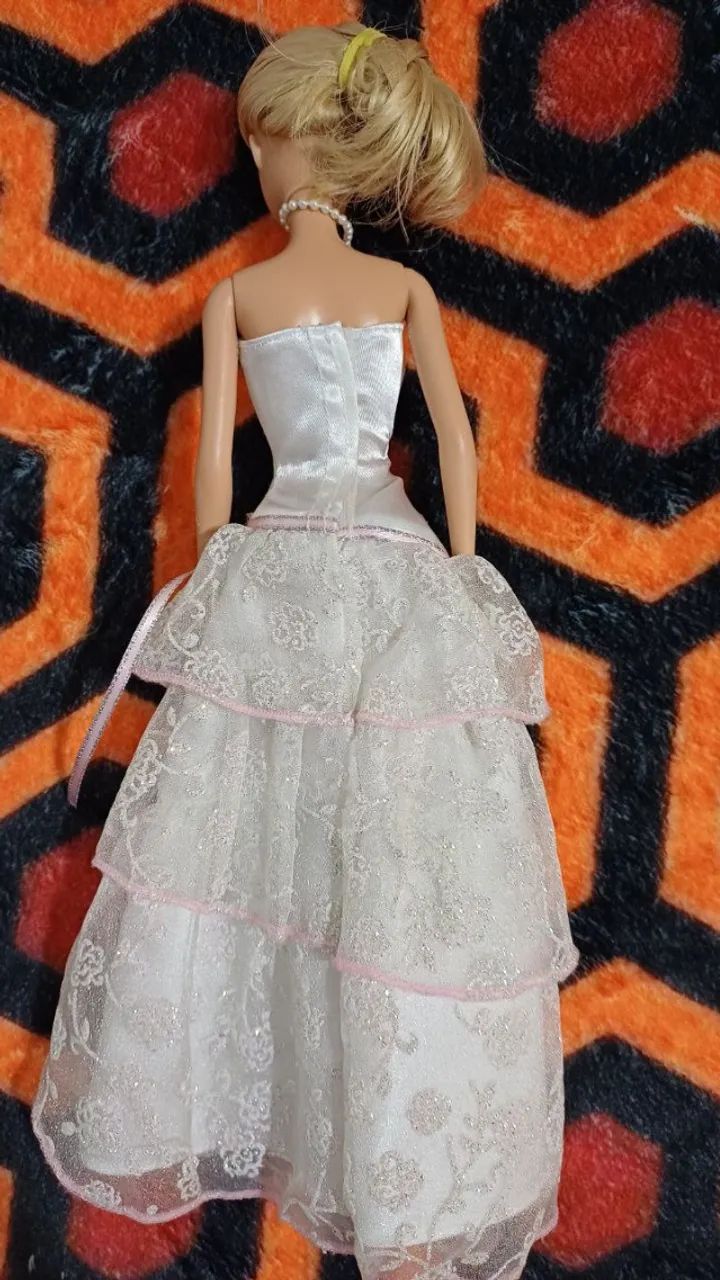 Barbie Noiva com colar e sapatinho - mattel 2005 - Foto 2