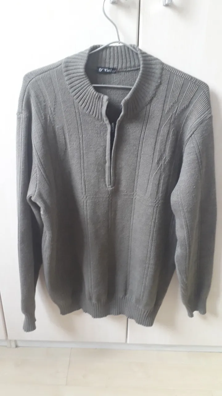 Blusa de lã D Vini masculina cor cáqui tamanho P meio zíper usada