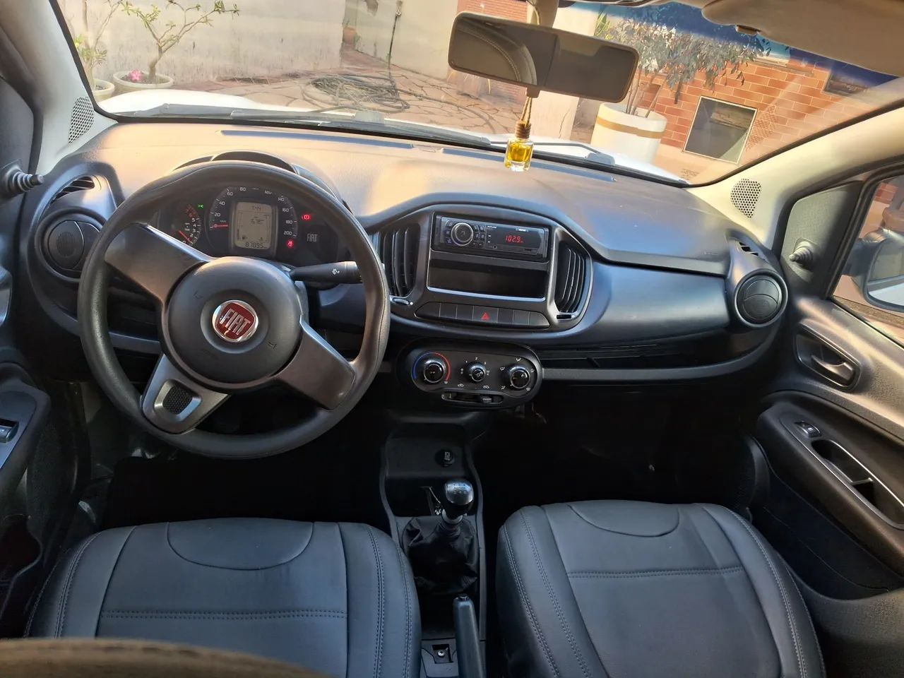 Vendo Fiat Uno Attractive 1.0 2021  - Foto 5